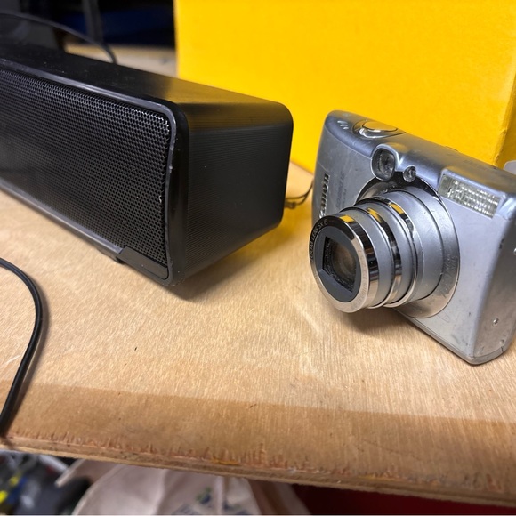 Lot of various black and Silver Tech Accessories devices and DVDs - Picture 8 of 12